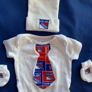 Infant NY Rangers outfit